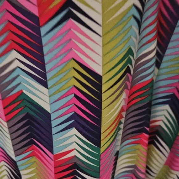 #153 Fabletics Multicolor Chevron Leggings - Picture 2 of 2